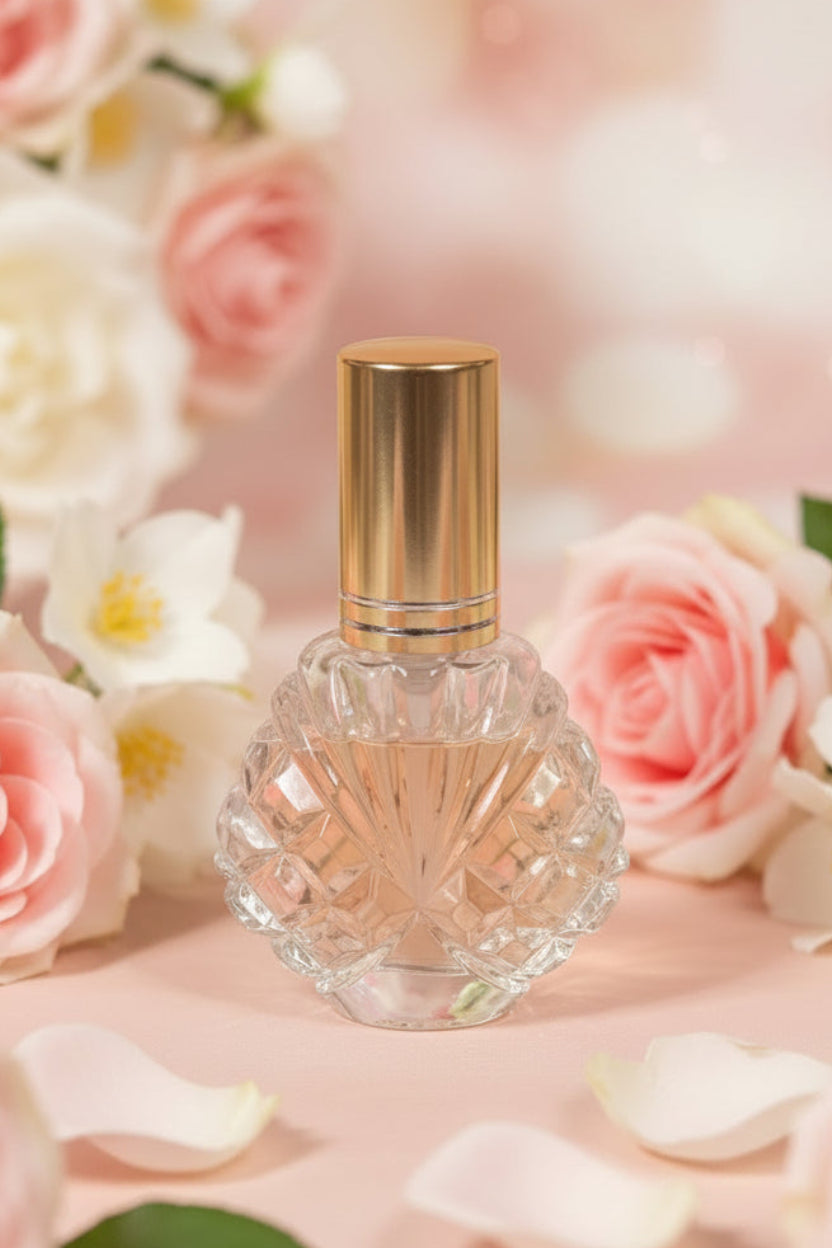 15ml-Essence of You is our signature scent— carefully crafted blending premium aroma, creating an inviting atmosphere gracefully. Perfect for those who appreciate refined,  notes. The confidence of a scent that truly is an experience. (Copy)